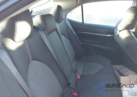 2020 Toyota Camry Le Awd z USA, uszkodzony, nr VIN 4T1C11BK7LU004084